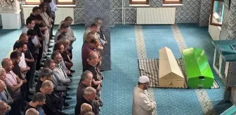 Karayazı'daki Kazada Hayatını Kaybeden Aile Van'da Toprağa Verildi