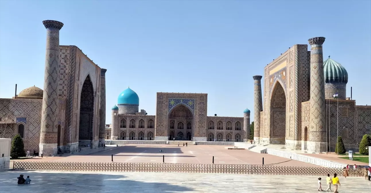 Özbekistan bağımsızlığının 34. yılını kutluyor