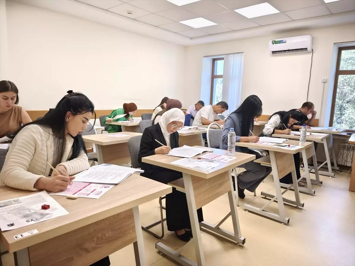 Özbekistan'da Türkçe Yeterlik Sınavı'na Büyük İlgi