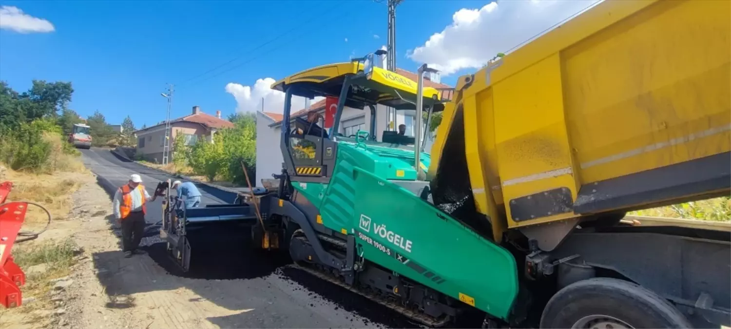 Kayseri Özvatan'da 7,5 Kilometrelik Sıcak Asfalt Çalışması Başladı
