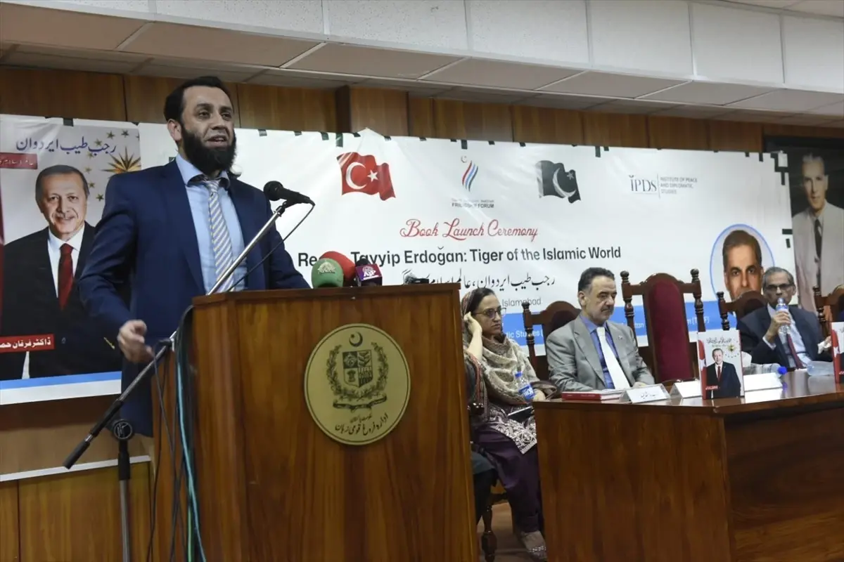 Pakistan Bakanı'ndan Erdoğan'a Övgü