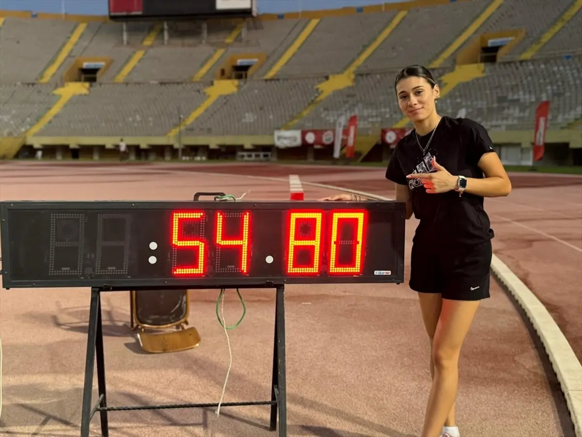 Aysel Önder, 400 metre T20 Dünya Rekorunu Geliştirdi