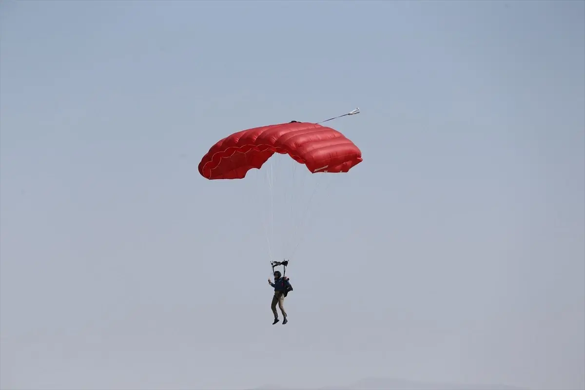 Eskişehir'de Model Uçak ve Helikopter Festivali Başladı