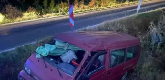 Bilecik'te Minibüs Dere Yatağına Düştü: Sürücü Yaralı