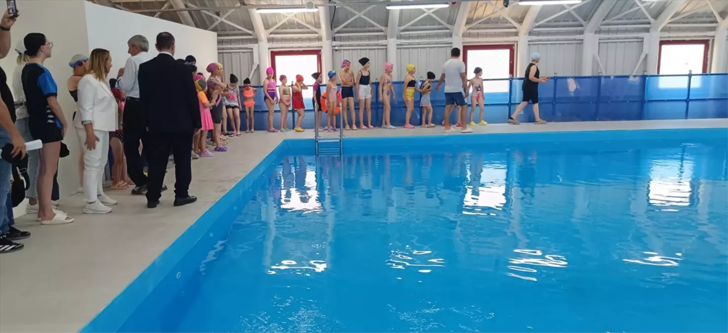 Bilecik Pazaryeri’nde Yarı Olimpik Yüzme Havuzu Faaliyete Geçti