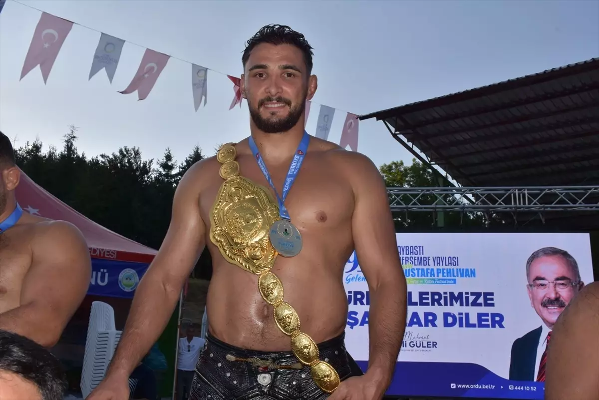Mustafa Taş, 917. Geleneksel Aybastı Perşembe Yaylası Yağlı Güreş Festivali'nde Başpehlivan Oldu