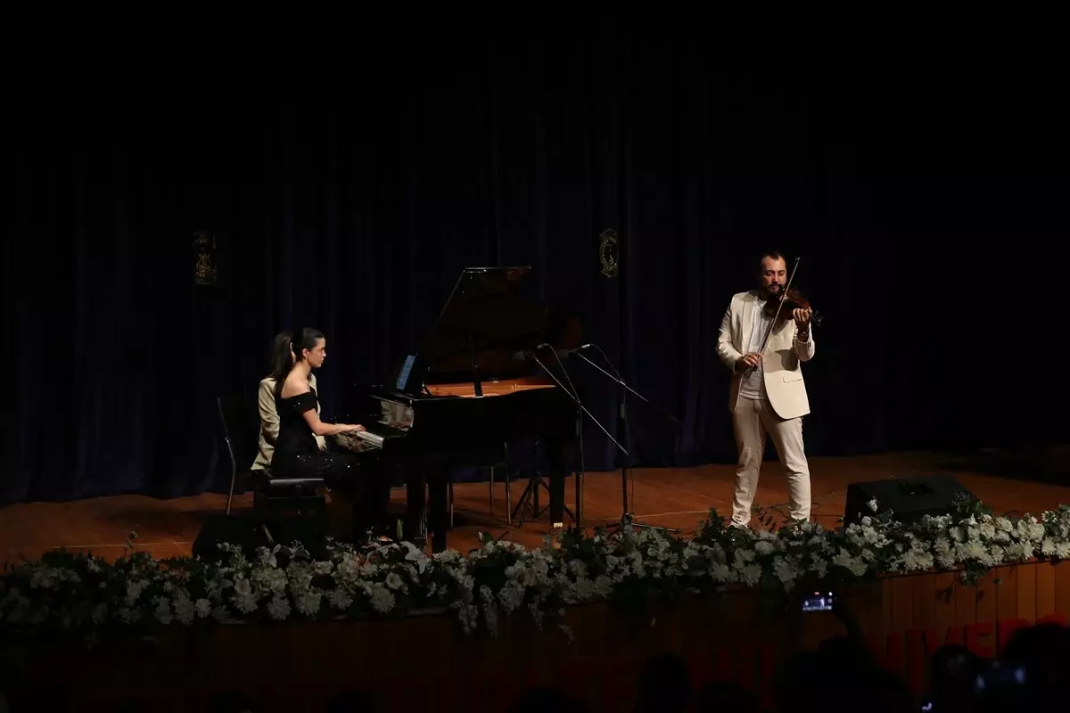 Piyanist İraz Yıldız İskenderun'da Konser Verdi