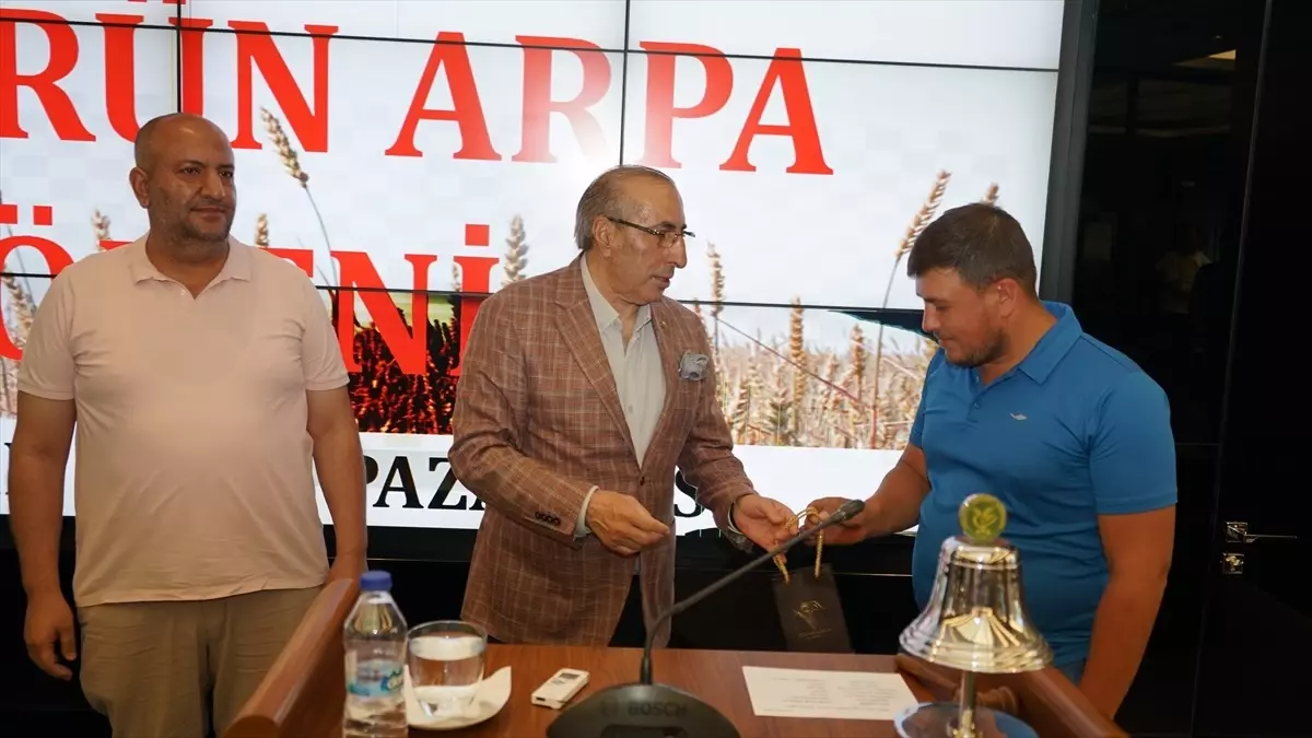 Polatlı'da Yılın İlk Mahsulü Arpa Satışa Sunuldu