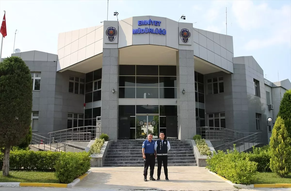 Baba ve Oğul Polis, Denizli'de Güvenliği Sağlıyor
