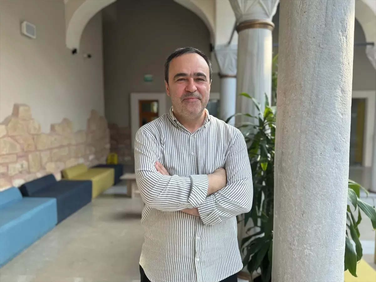 Hikaye Anlatımı ve Kıssaların Önemi Üzerine: Prof. Dr. Lütfi Arslan