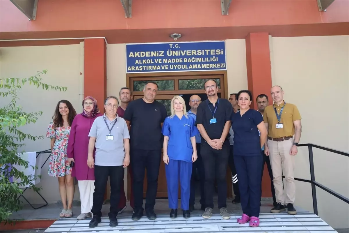 Akdeniz Üniversitesi Rektörü, Alkol ve Madde Bağımlılığı Merkezi'ni Ziyaret Etti