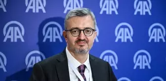 Resmi Gazete'de yayımlanan Cumhurbaşkanı kararıyla Cumhurbaşkanlığı İletişim Başkanlığına Prof. Dr. Burhanettin Duran atandı