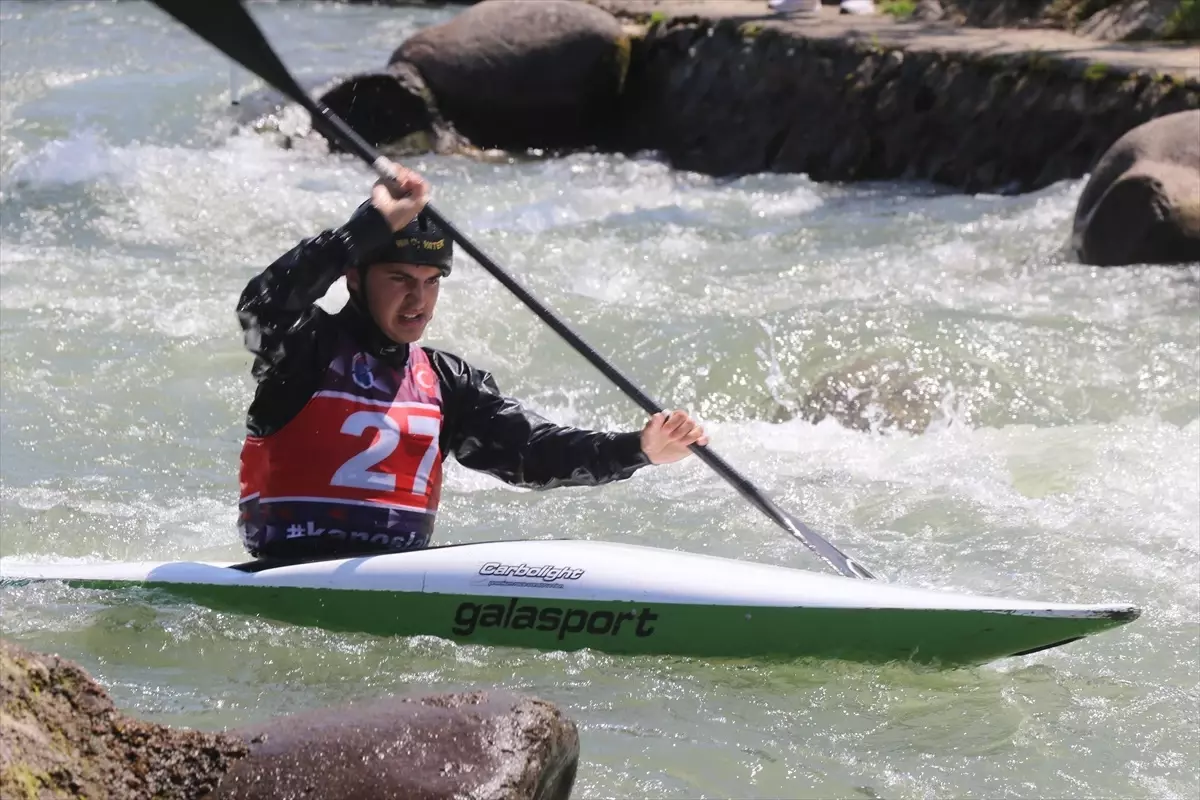 Rize'de Akarsu Kano Slalom ve Kayak Cross Türkiye Şampiyonası Yapıldı