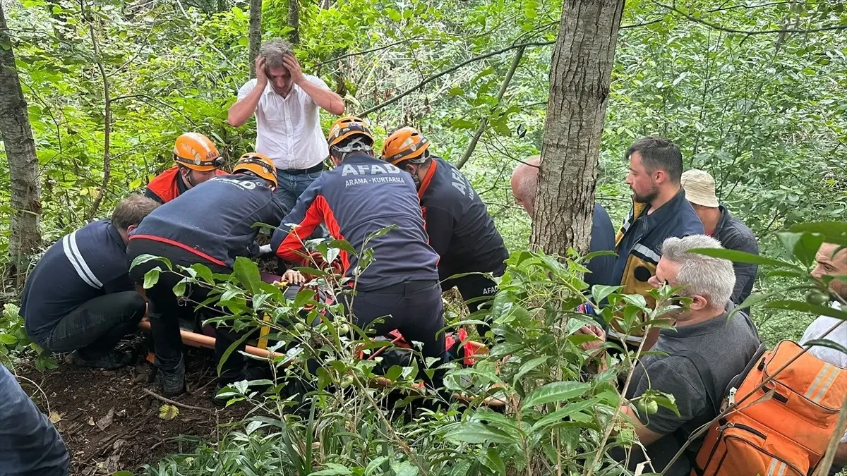 Çayeli'nde Düşme Sonucu Ayağı Kırılan Kişi Kurtarıldı
