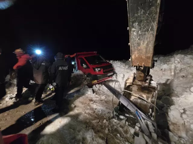 An avalanche fell on the vehicles with 15 people in the plateau