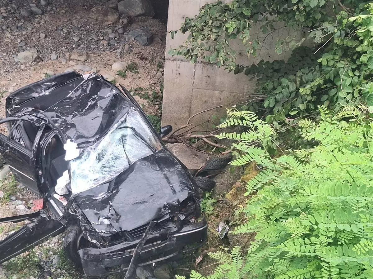 Rize'de Trafik Kazası: 1 Ölü, 8 Yaralı