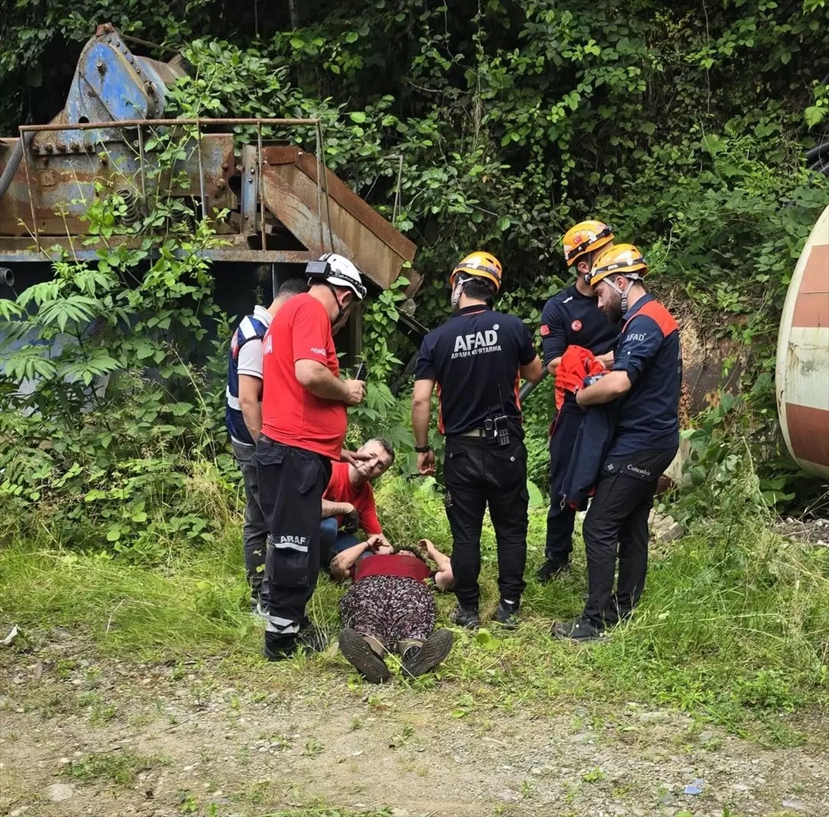 Rize'de Kaybolan Kadın Gölet İçerisinde Yaralı Bulundu