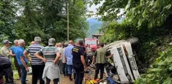 Rize'de Panelvanın Devrilmesi Sonucu 2 Ölü, 3 Yaralı