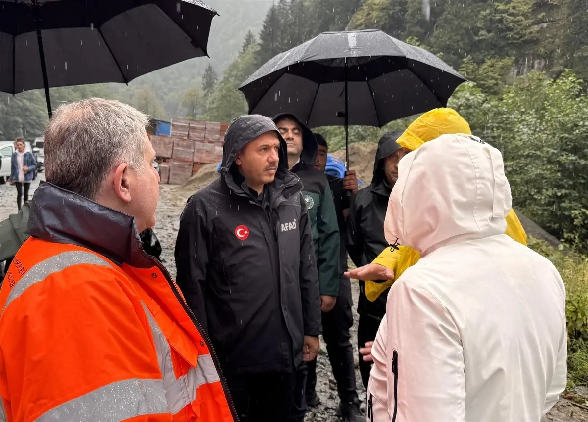 Rize'de sağanak etkili oluyor