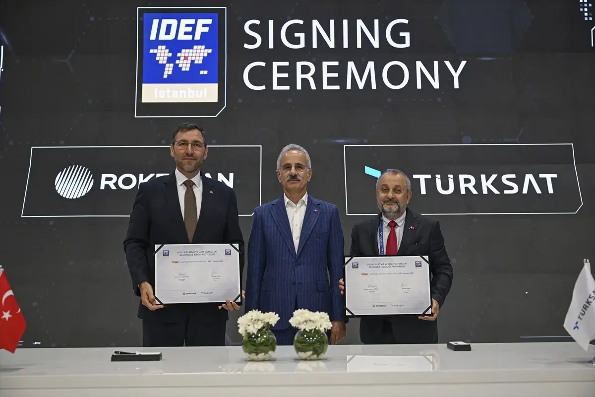 Roketsan ve Türksat Arasında Uzay İş Birliği Protokolü İmzalandı
