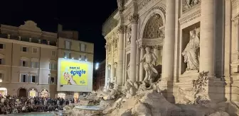 Roma'nın Trevi Çeşmesi, Gazze İçin Işıklarını Söndürdü