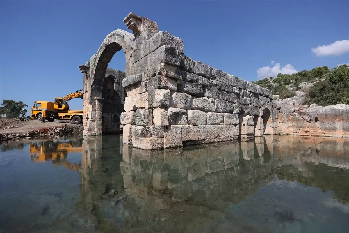 Myra Antik Kenti'ndeki 1850 Yıllık Yapı Yeniden İşlevsel Hale Geliyor