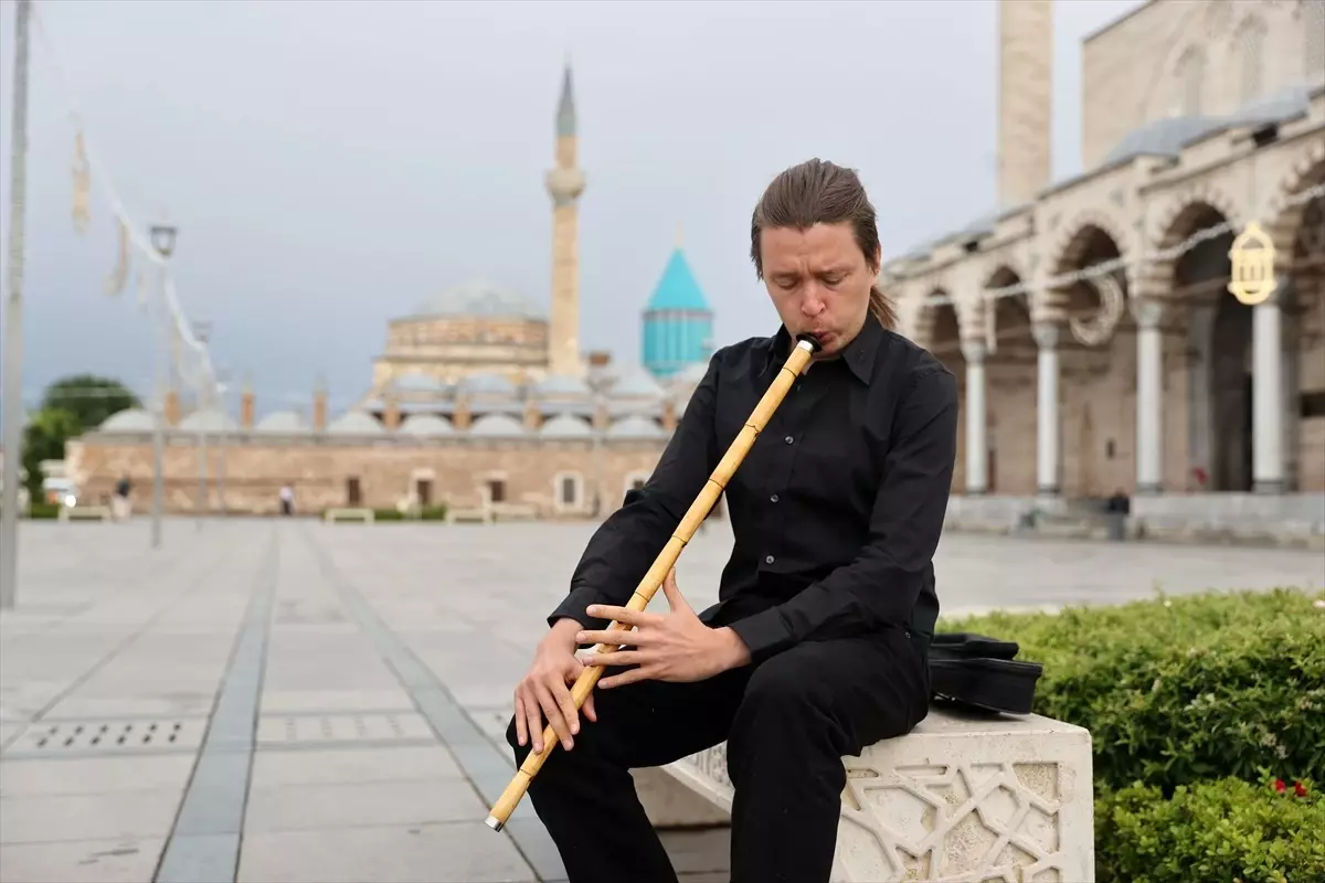 Konya'da Ney Müziğiyle Tanışan Alexander Dobromyslov'un Hikayesi