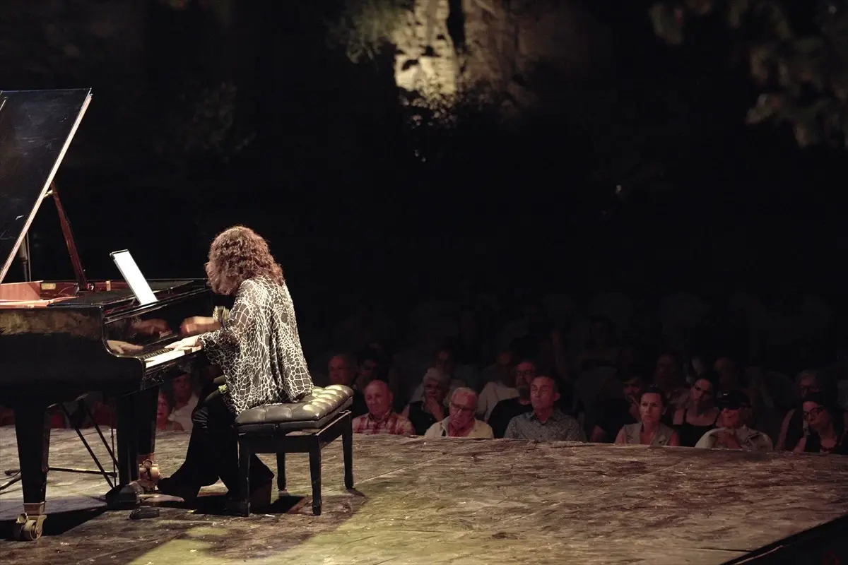 Rus Piyanist Katya Apekisheva, Gümüşlük Müzik Festivali'nde Sahne Aldı