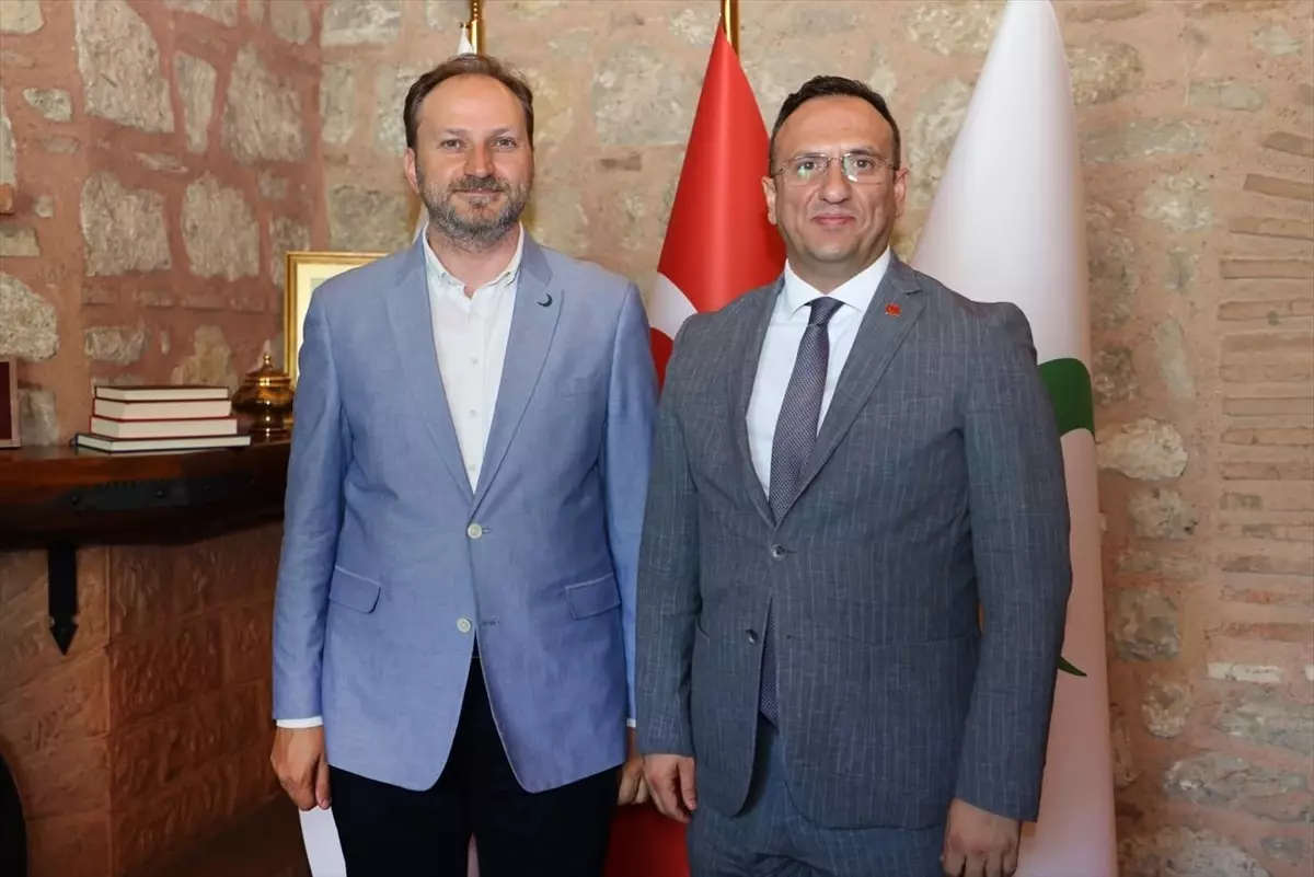 Saadet Partisi, Yeşilay ile Bağımlılıkla Mücadele İçin Bir Araya Geldi