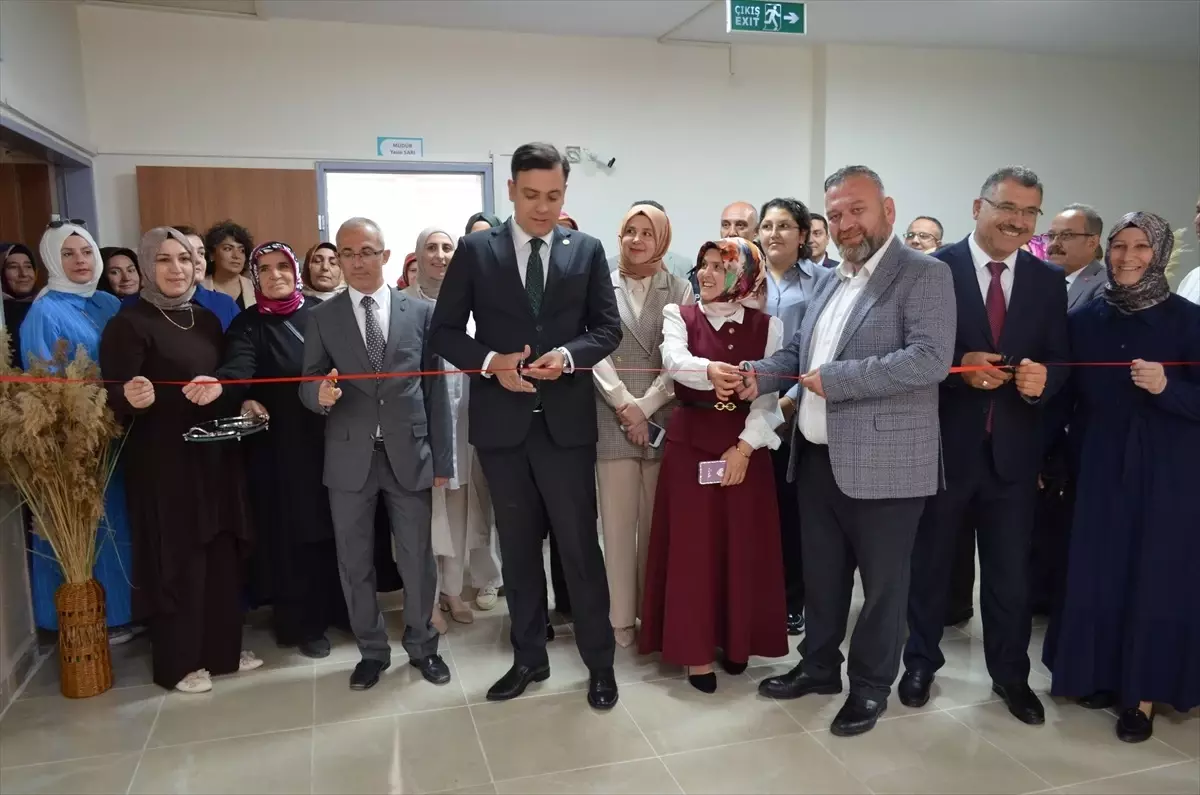 Şabanözü Halk Eğitimi Merkezinin yıl sonu sergi açılışı yapıldı