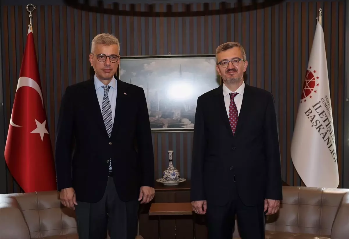 Sağlık Bakanı Memişoğlu, İletişim Başkanı Duran'ı Ziyaret Etti