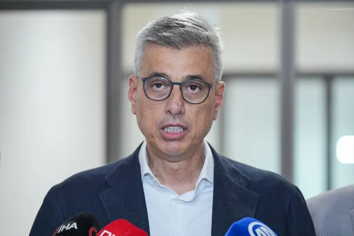 Bakan Memişoğlu, Yaralıları Ziyaret Etti ve Kan Bağışında Bulundu