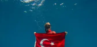 Şahika Ercümen'den Zafer Bayramı'na Özel Dalış
