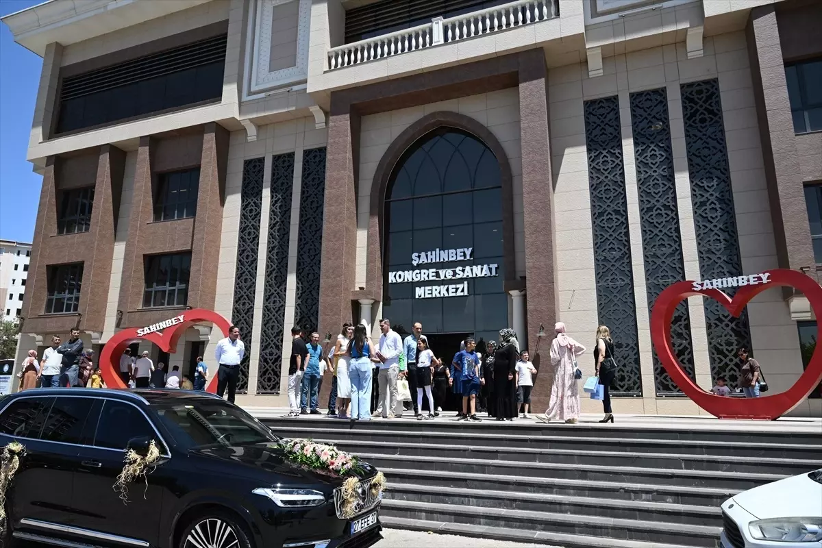 Şahinbey Belediyesinden 90 bin aileye 1,5 milyar lira 'uzun evlilik' desteği