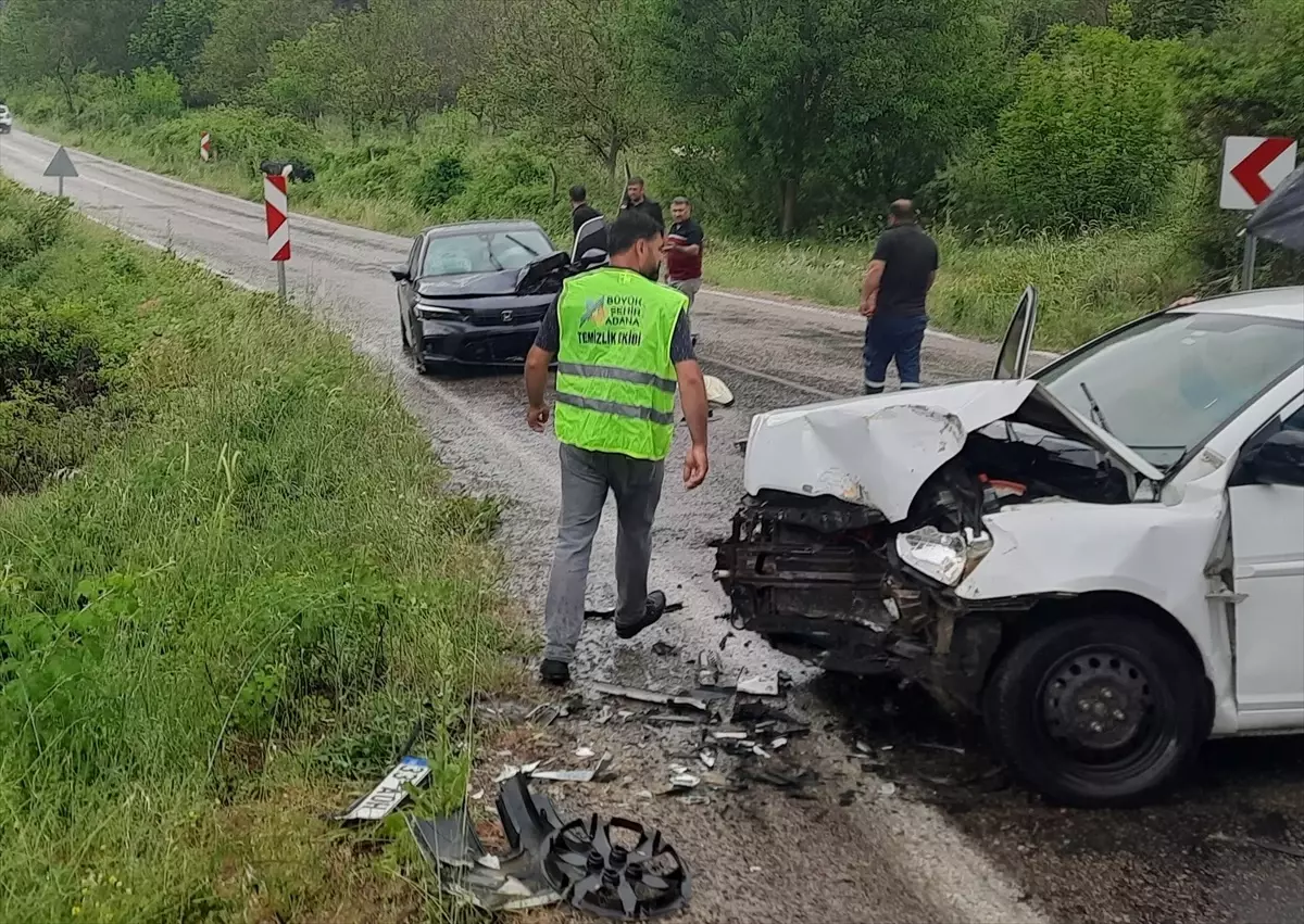 Adana'da Otomobil Kazası: 1 Yaralı