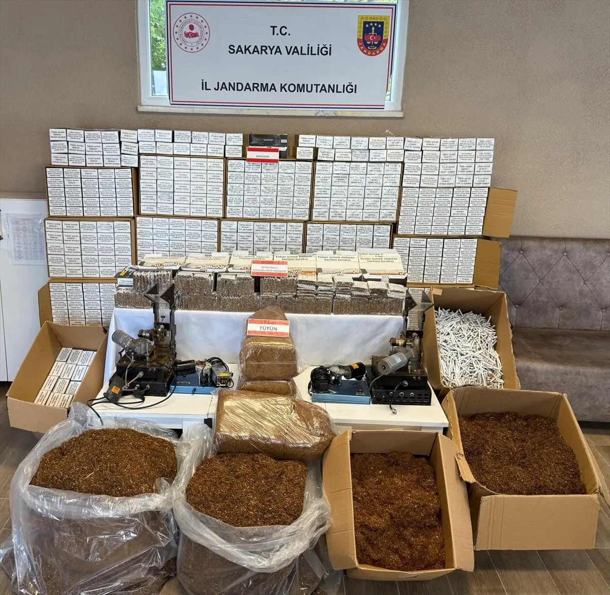 Sakarya'da Kaçak Tütün Operasyonu: 257 Bin Makaron Ele Geçirildi