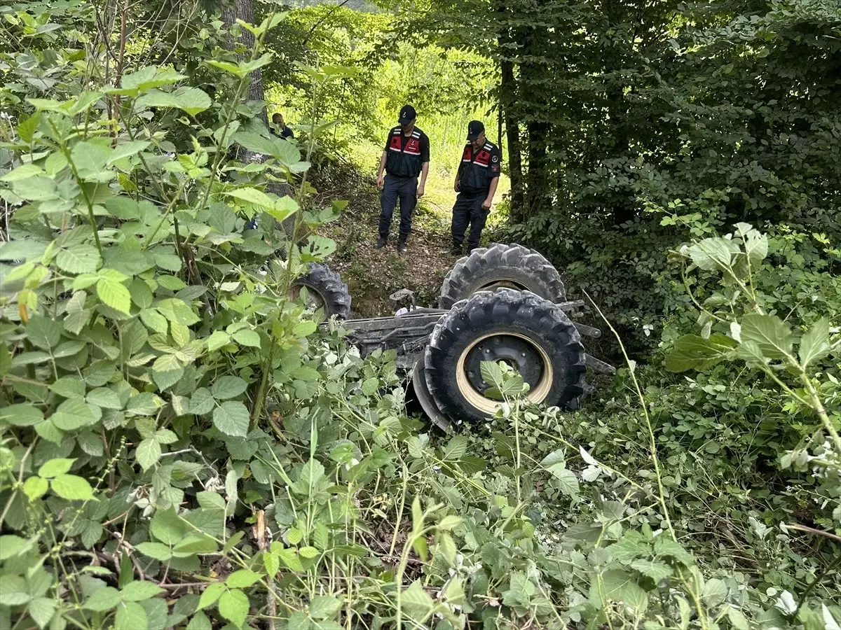 Erenler'de Traktör Devrildi, Sürücü Hayatını Kaybetti