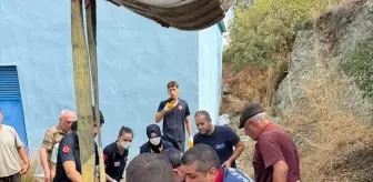 Geyve'de Traktör Devrildi, Sürücü Yaralandı