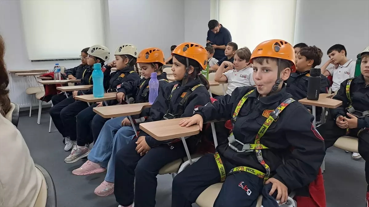 Sakarya'da Öğrencilere Afet Eğitimi Verildi