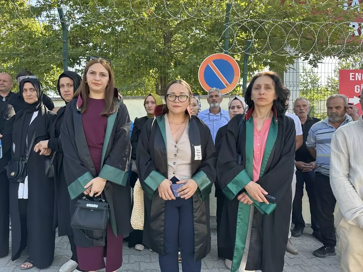 Sakarya'da Eşini Öldüren Sanığın Duruşması Devam Ediyor