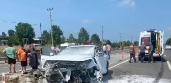 Karasu'da Kaza Yapan Otomobil Alev Alev Yandı, Çift Yaralandı