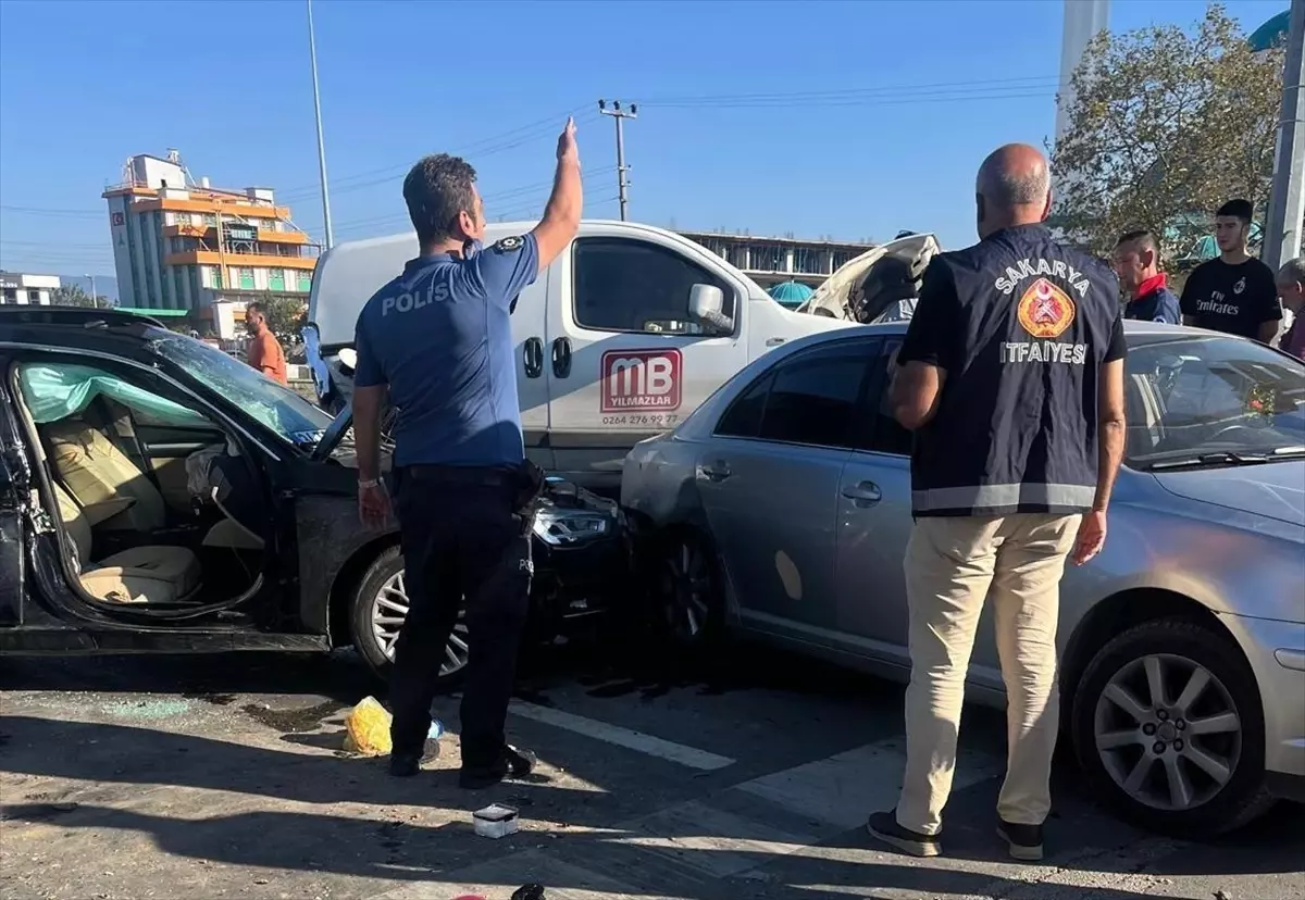 Karasu'da Trafik Kazası: 6 Yaralı