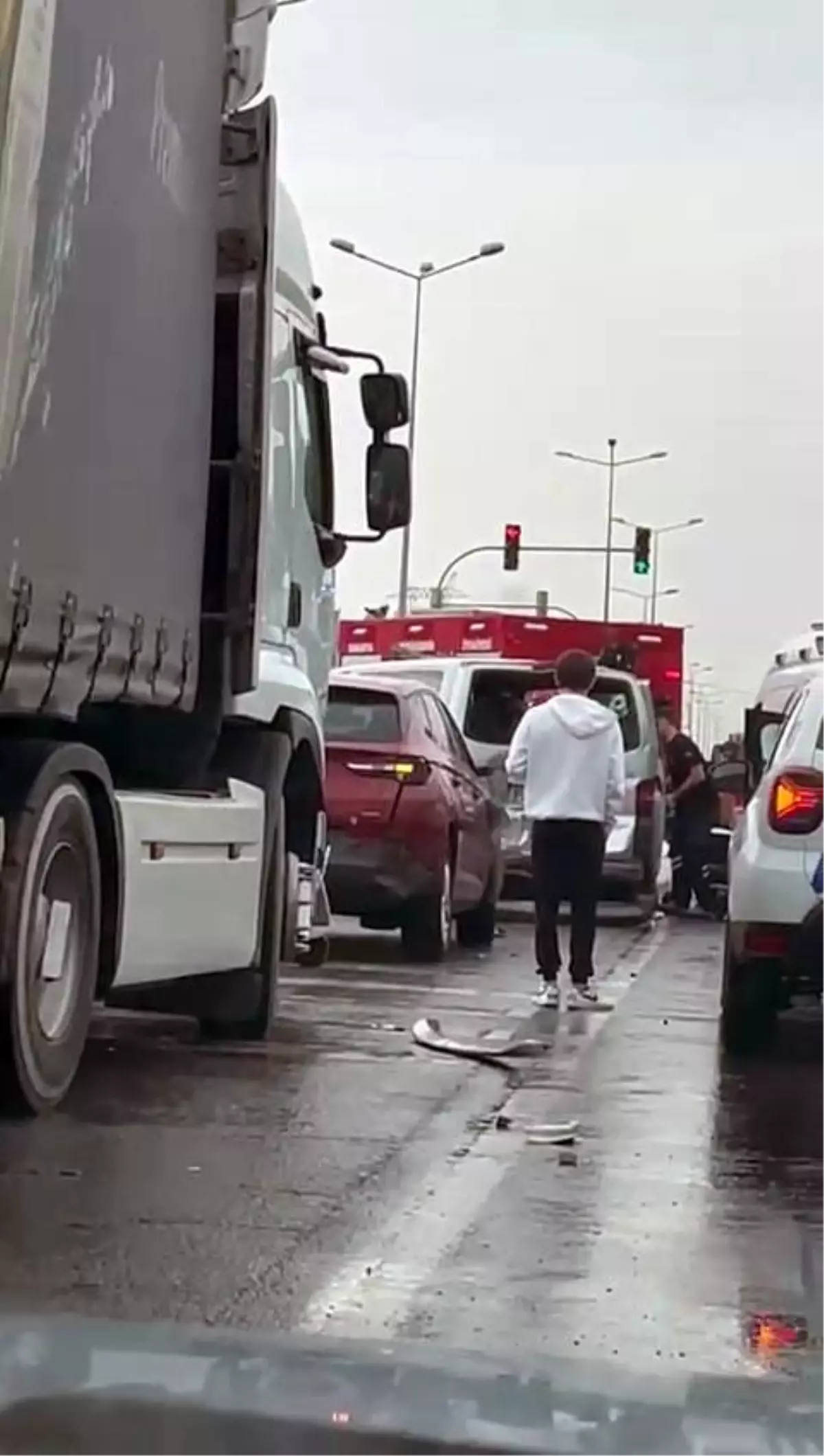 Sakarya'da SUV Araç Minibüse Çarptı: 1 Yaralı