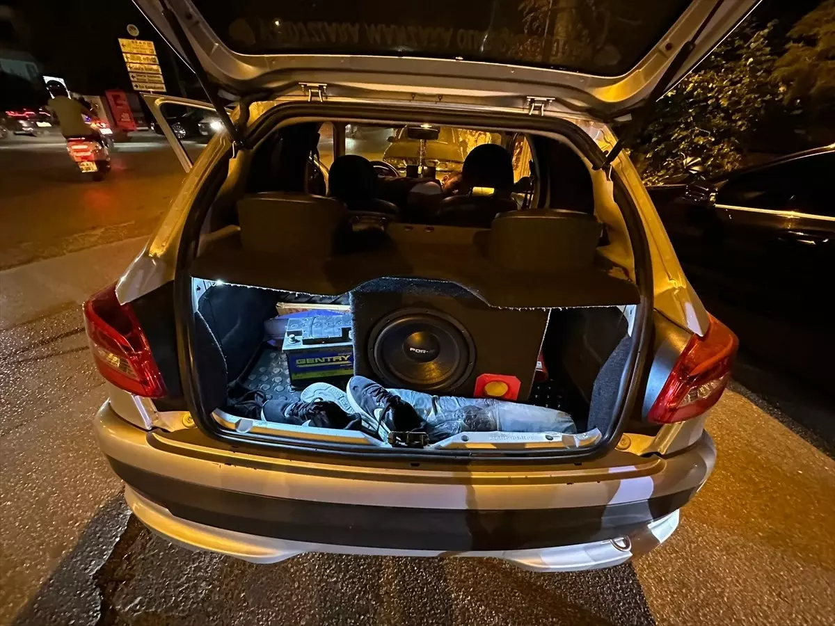 Sakarya'da Trafik Denetimlerinde 50 Sürücüye Cezai İşlem