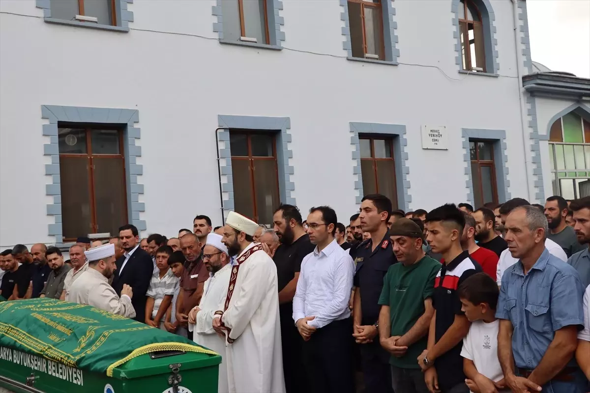 Sakarya'da Trafik Kazasında 14 Yaşındaki Sürücü ve Kardeşi Hayatını Kaybetti