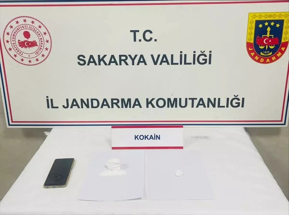 Sakarya'da Uyuşturucu Operasyonu: 1 Tunuklama, 2 Gözaltı