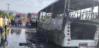 Sakarya'da Midibüs Yangını: Sürücü İşçileri Tahliye Etti