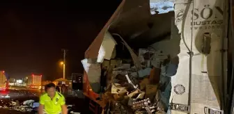 Pamukova'da Yolcu Otobüsü Tıra Çarptı: 12 Yaralı