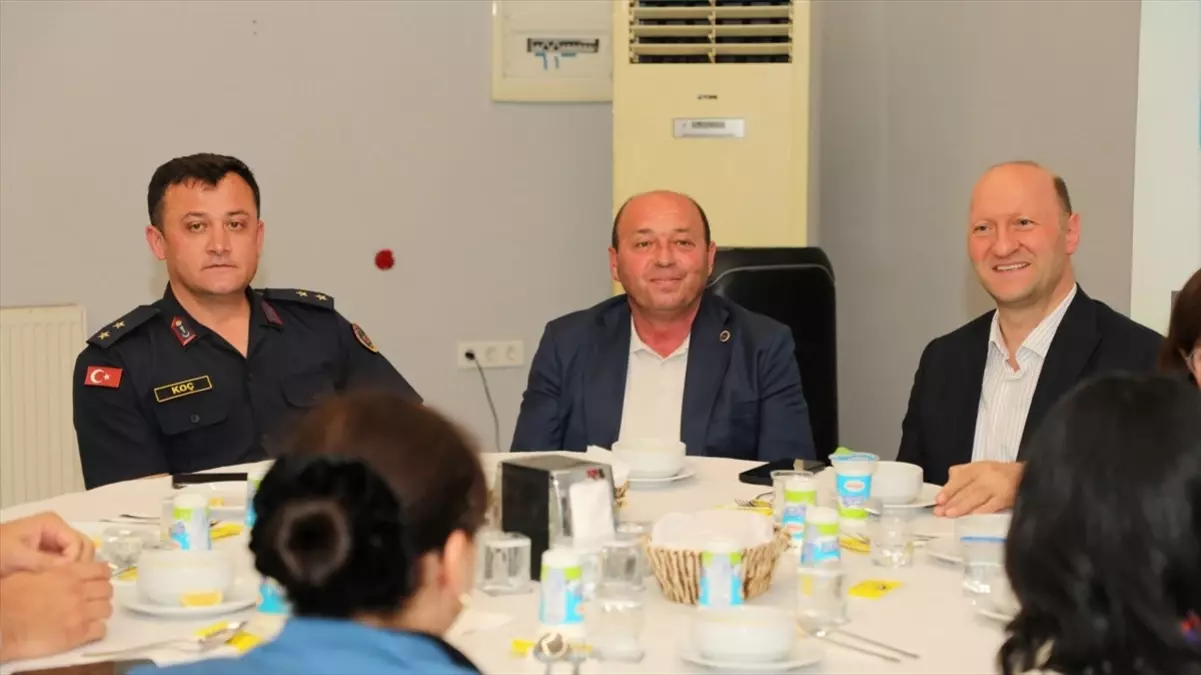 Ferizli'de Veda Yemeği ve Kadınlar Plajı Sezon Açılışı