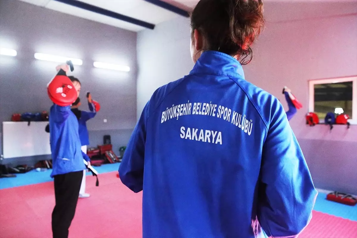 Sakarya'da Gençlere Ücretsiz Spor Eğitimi ve Yeni Spor Kompleksi Açılışı